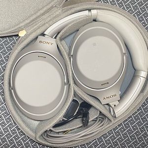 Sony xm1000x3 silver used